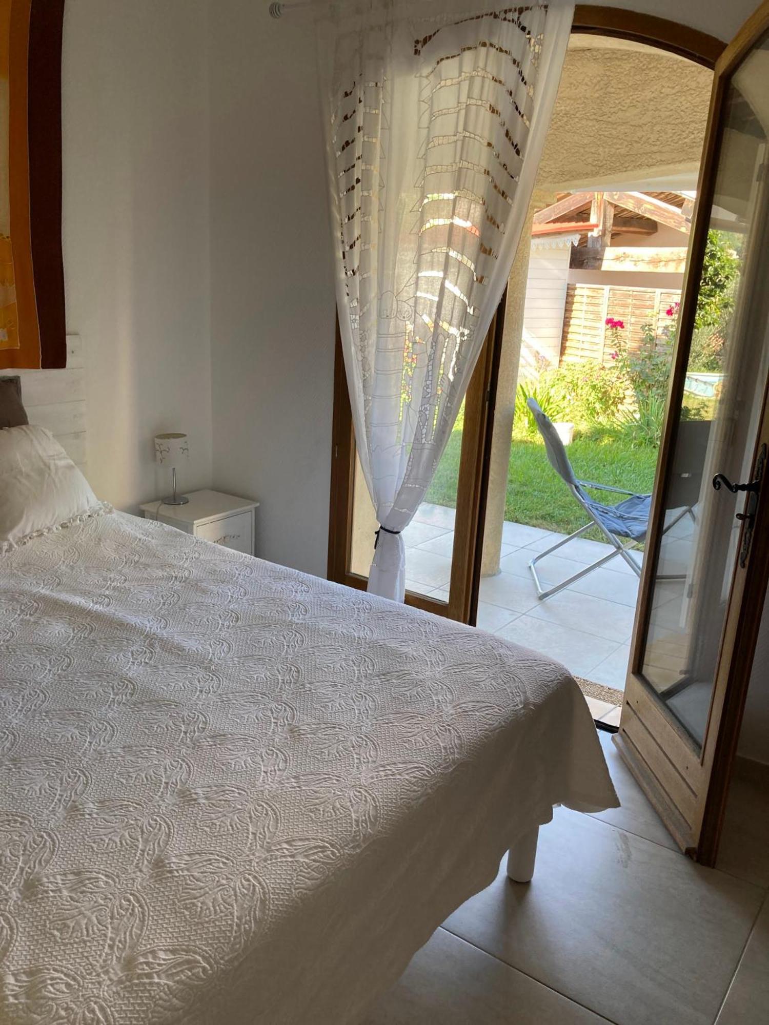Bed & Breakfast Les Lillas Saint-Jeannet  ภายนอก รูปภาพ