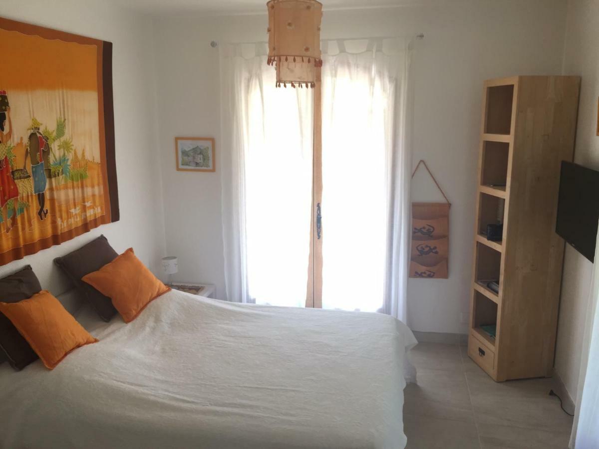 Bed & Breakfast Les Lillas Saint-Jeannet  ภายนอก รูปภาพ