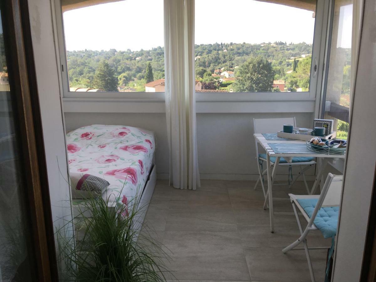 Bed & Breakfast Les Lillas Saint-Jeannet  ภายนอก รูปภาพ